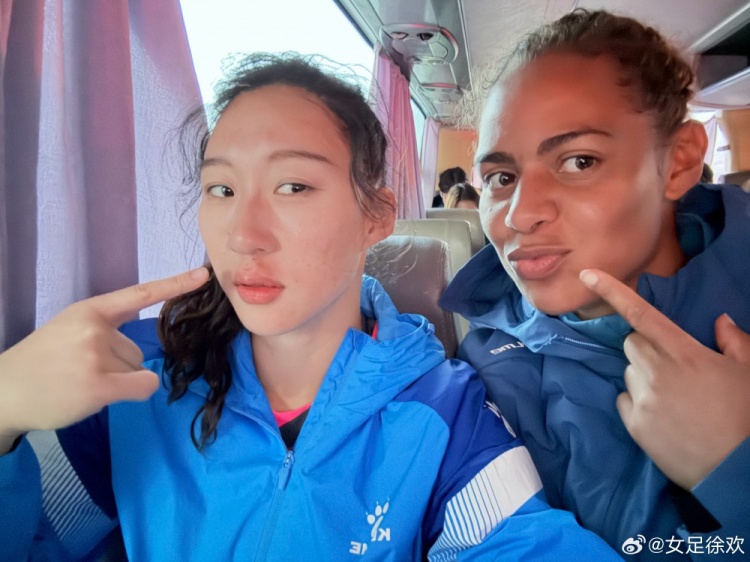 神勇！女足國門徐歡曬照，比賽中被球砸臉仍力保球門不失