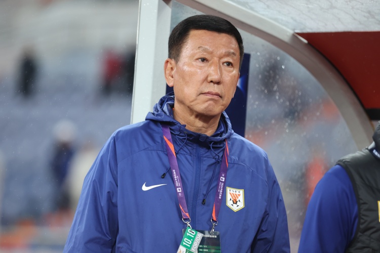 崔康熙：間歇期被抽調(diào)了很多球員訓(xùn)練受影響，國腳每人狀態(tài)不同