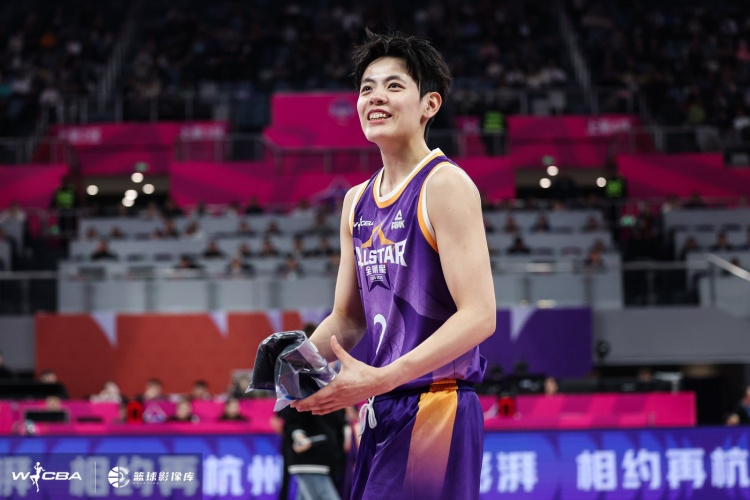 效率很高！楊舒予12中8拿到17分3板 三分2中1