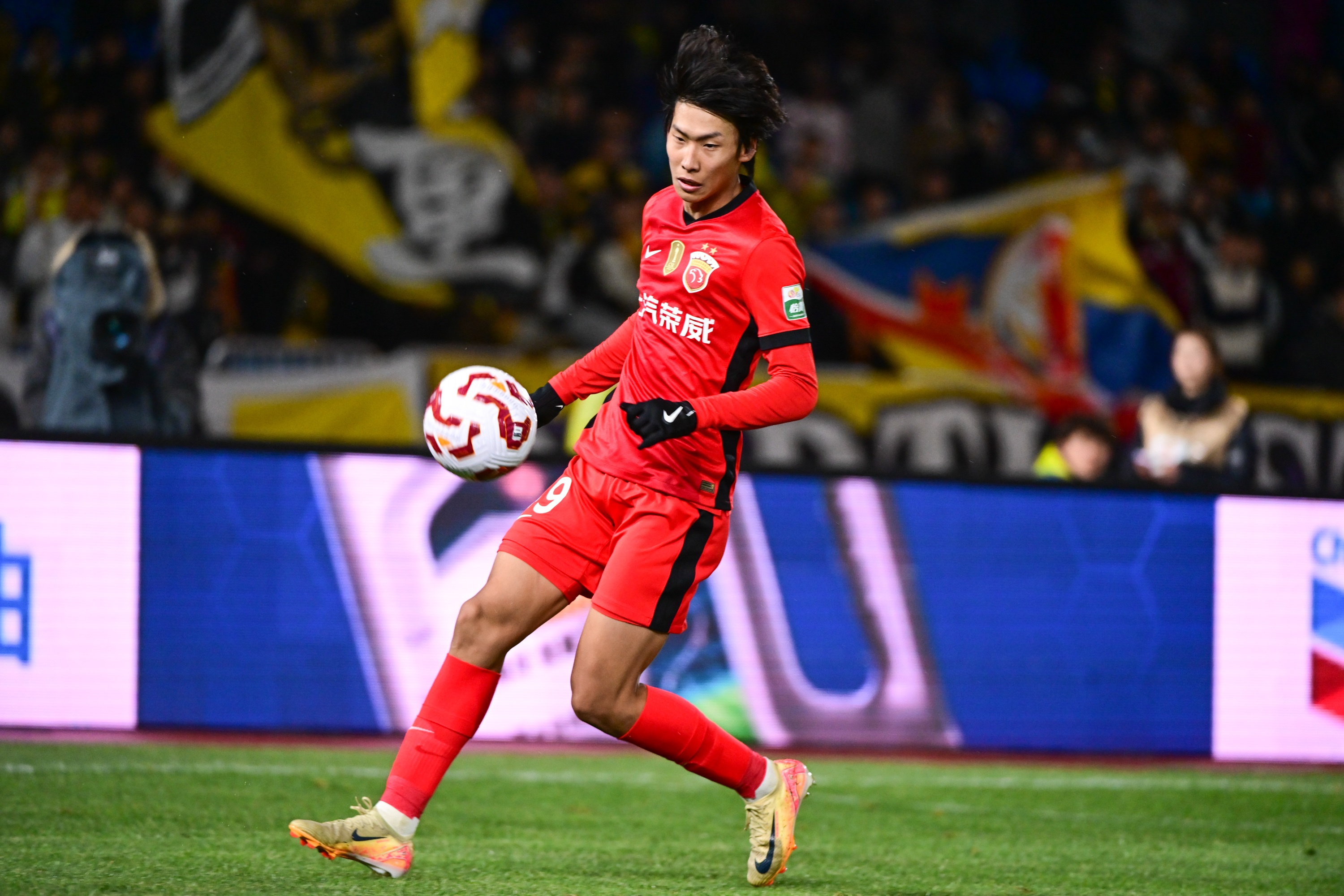 記者：李新翔、王鈺棟也要感謝B名單制度，以前的U23政策是奇葩